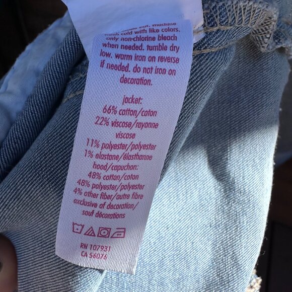 Justice Girls Denim Jacket Size 16/18 Light Blue Stretchy Frayed Hem Button Fron - Picture 3 of 10